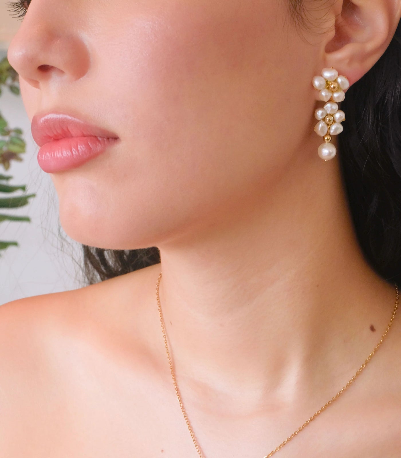 Kalachuchi Luxe: 6-in-1 Pearl Jewelry Set - Arete