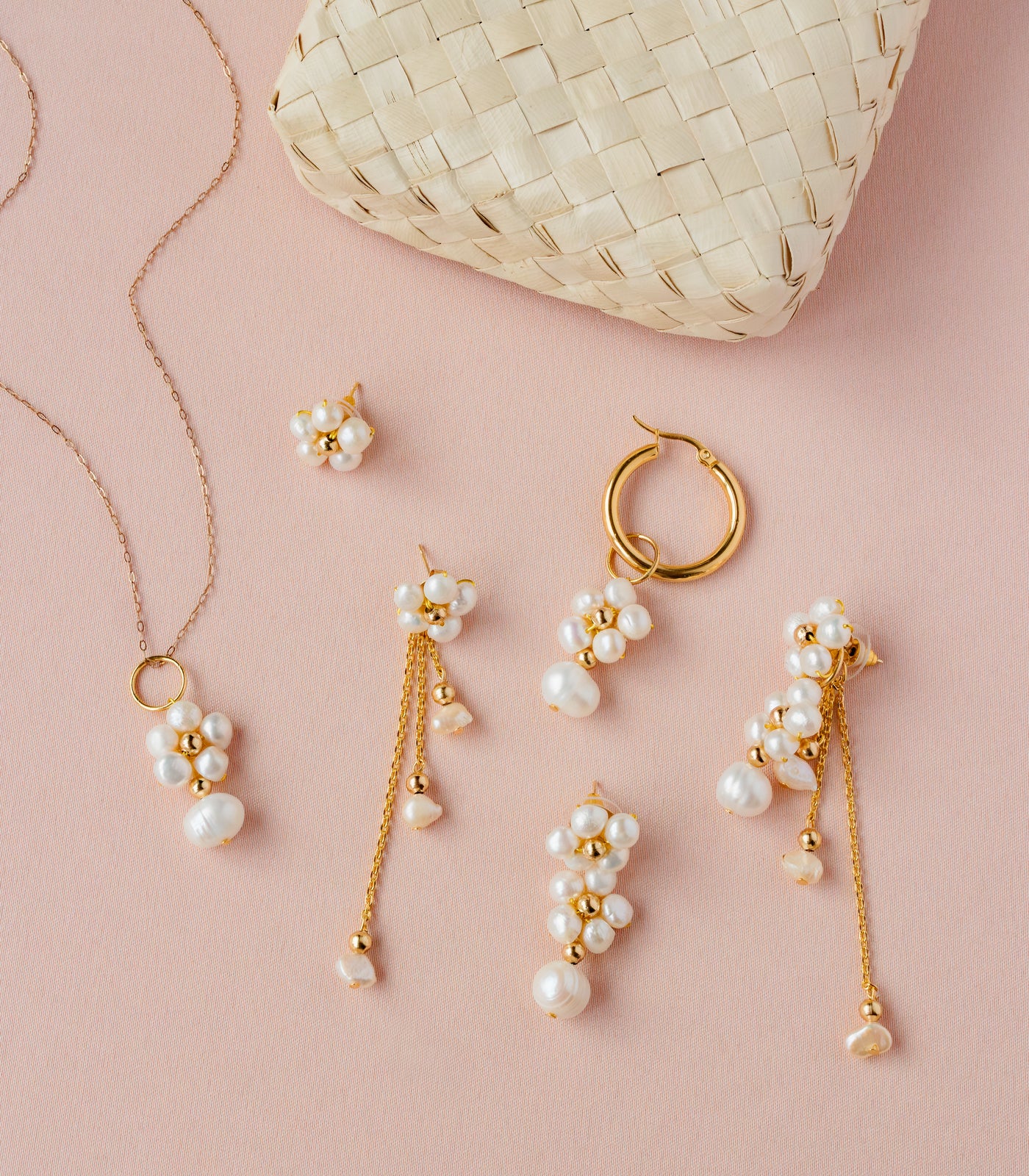 Kalachuchi Luxe: 6-in-1 Pearl Jewelry Set - Arete