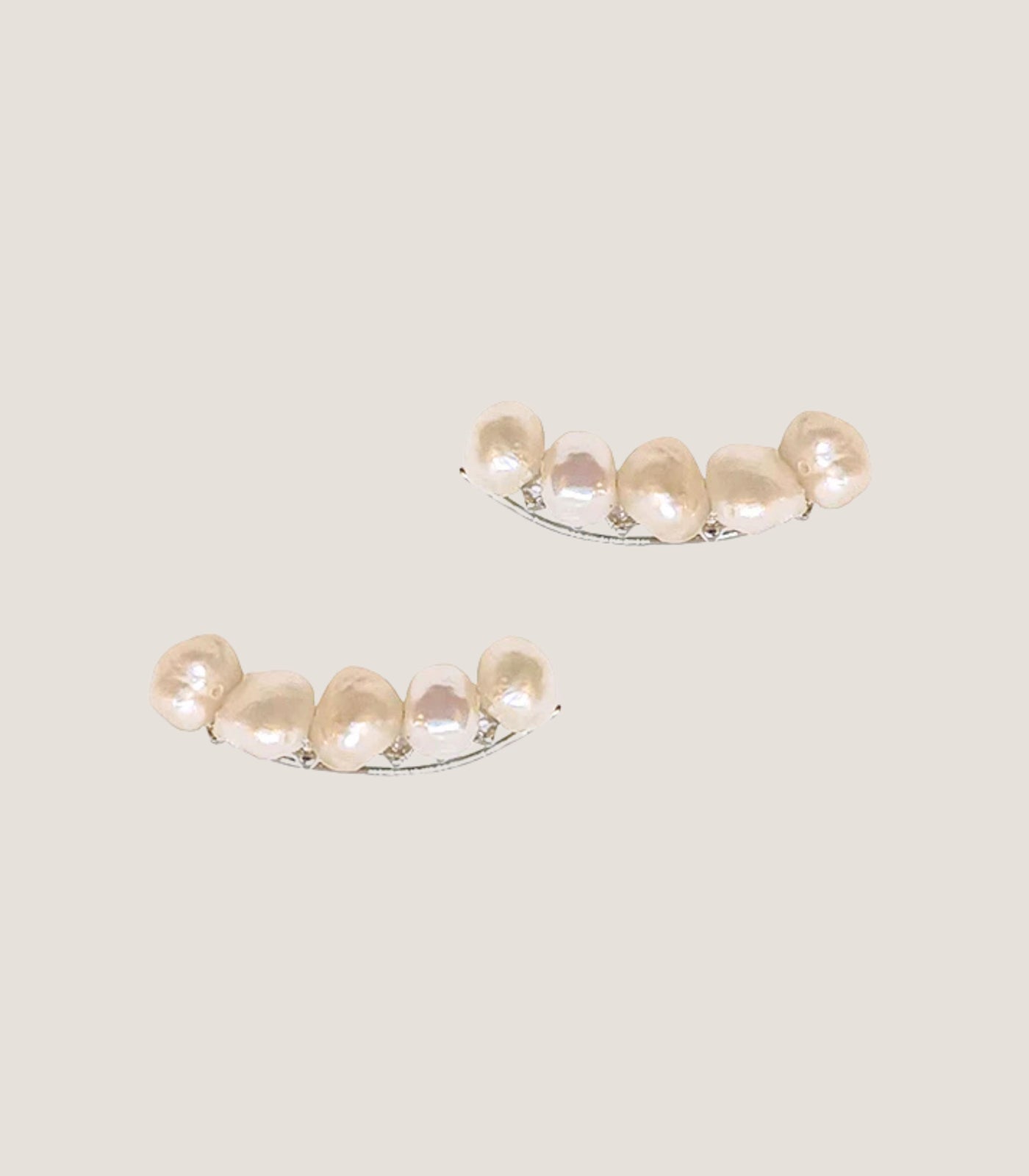 Perla Pipa Climber Earrings - Arete