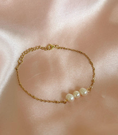 Tres Perlas ILY Dainty Bracelet - Arete