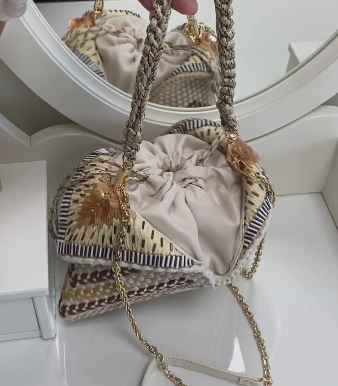 Malagos Drawstring Bag in Beige - R2R